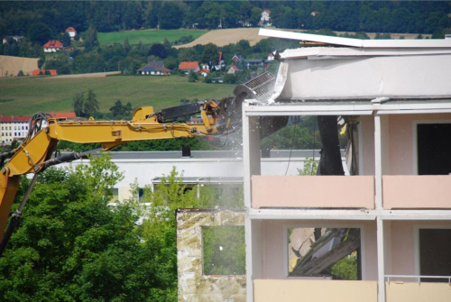 Abriss eines Neubaublocks im Neubaugebiet Neustadt Süd