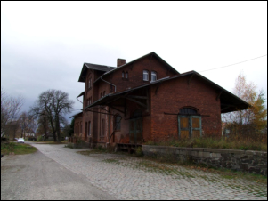 Bahnhof Niederpöllnitz Front