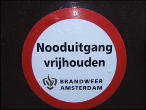 Niederländisch Holländisch Nooduitgang vrijhouden Brandweer Amsterdam Dutch Nederland